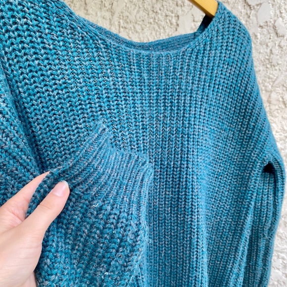 Urban Outfitters Chunky Knit Open-Back Sweater - Picture 5 of 7